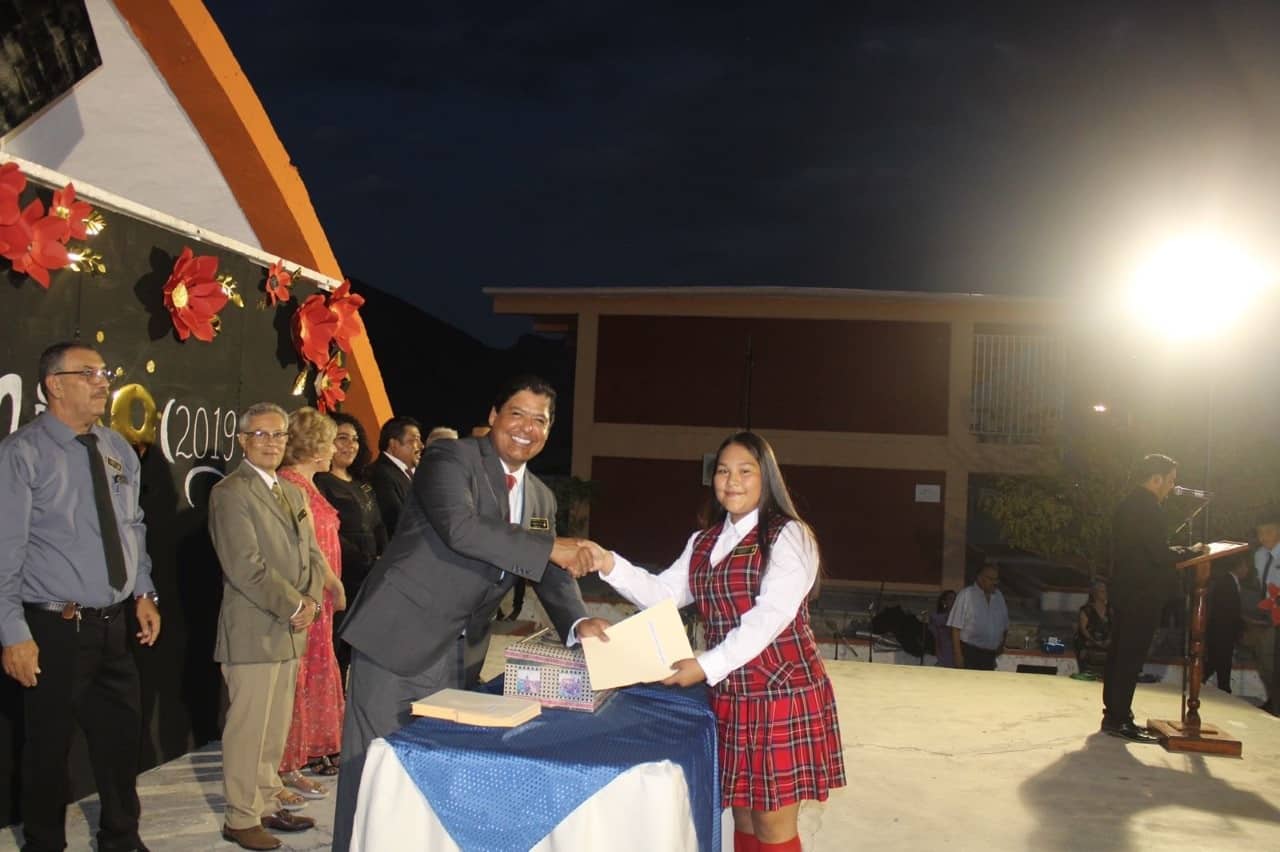 El Ing. Agrónomo Manuel Humberto Villarreal, encabezó la  ceremonia de graduación.