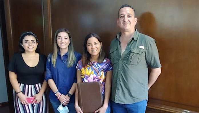 La comisión de salud integrada por Edith Hernández, Rocío Pizaña, Valentina Aranda y por el regidor Erick Ramos, revisaron el reglamento de salud.