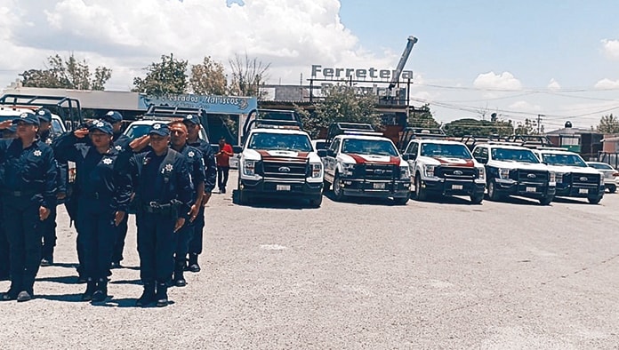 Entrega Roberto Piña 10 patrullas equipadas con una inversión superior a los 12 millones de pesos.