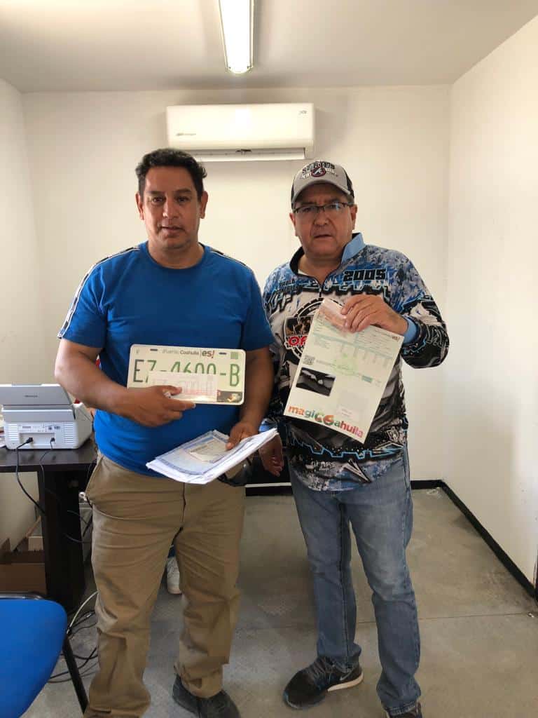 ENTREGA RECAUDACIÓN DE RENTAS PRIMERAS PLACAS DE COAHUILA A VEHÍCULO EXTRANJERO
