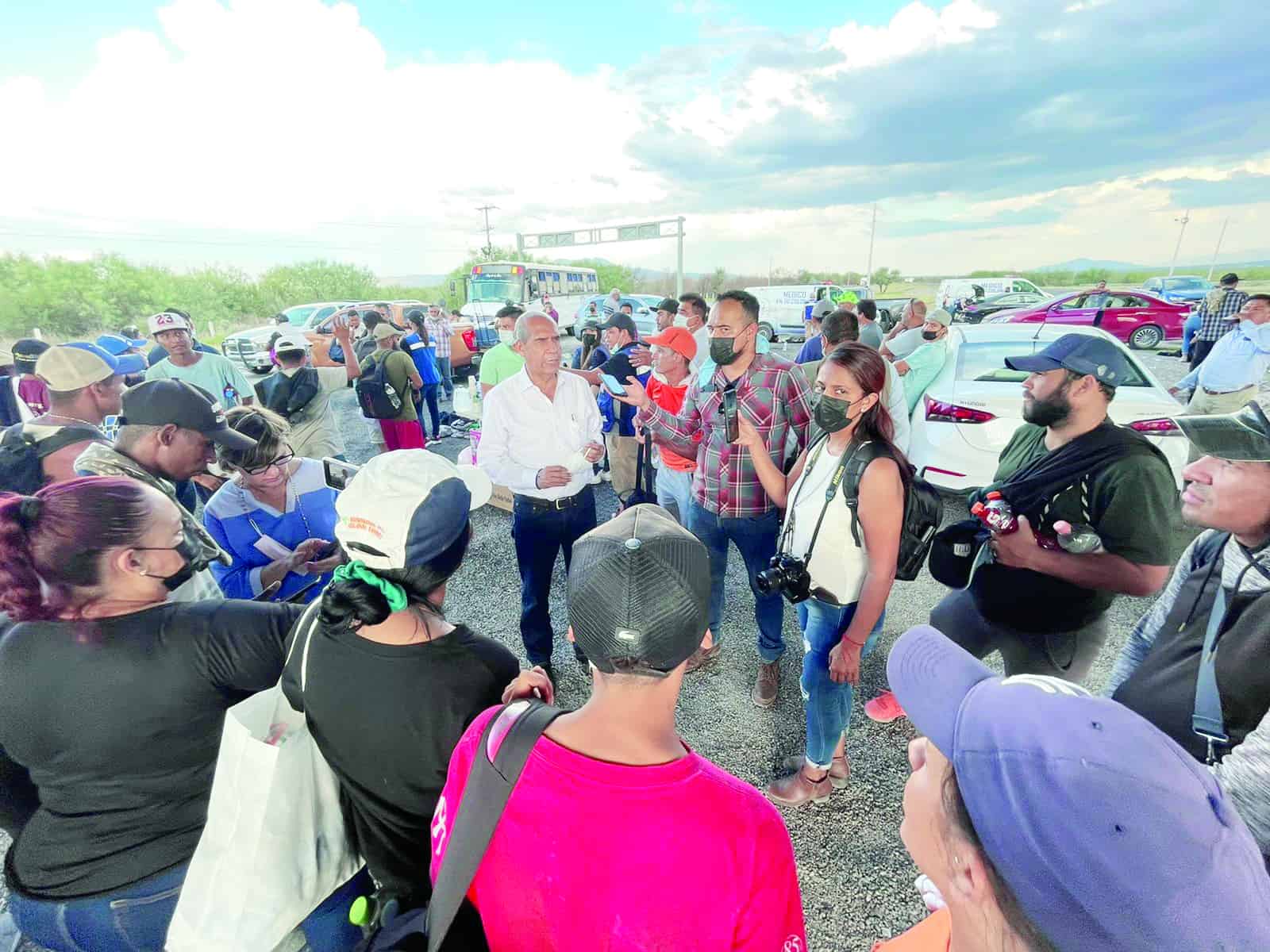 Llega nueva caravana con aproximadamente 50 migrantes, siendo en su mayoría personas adultas.