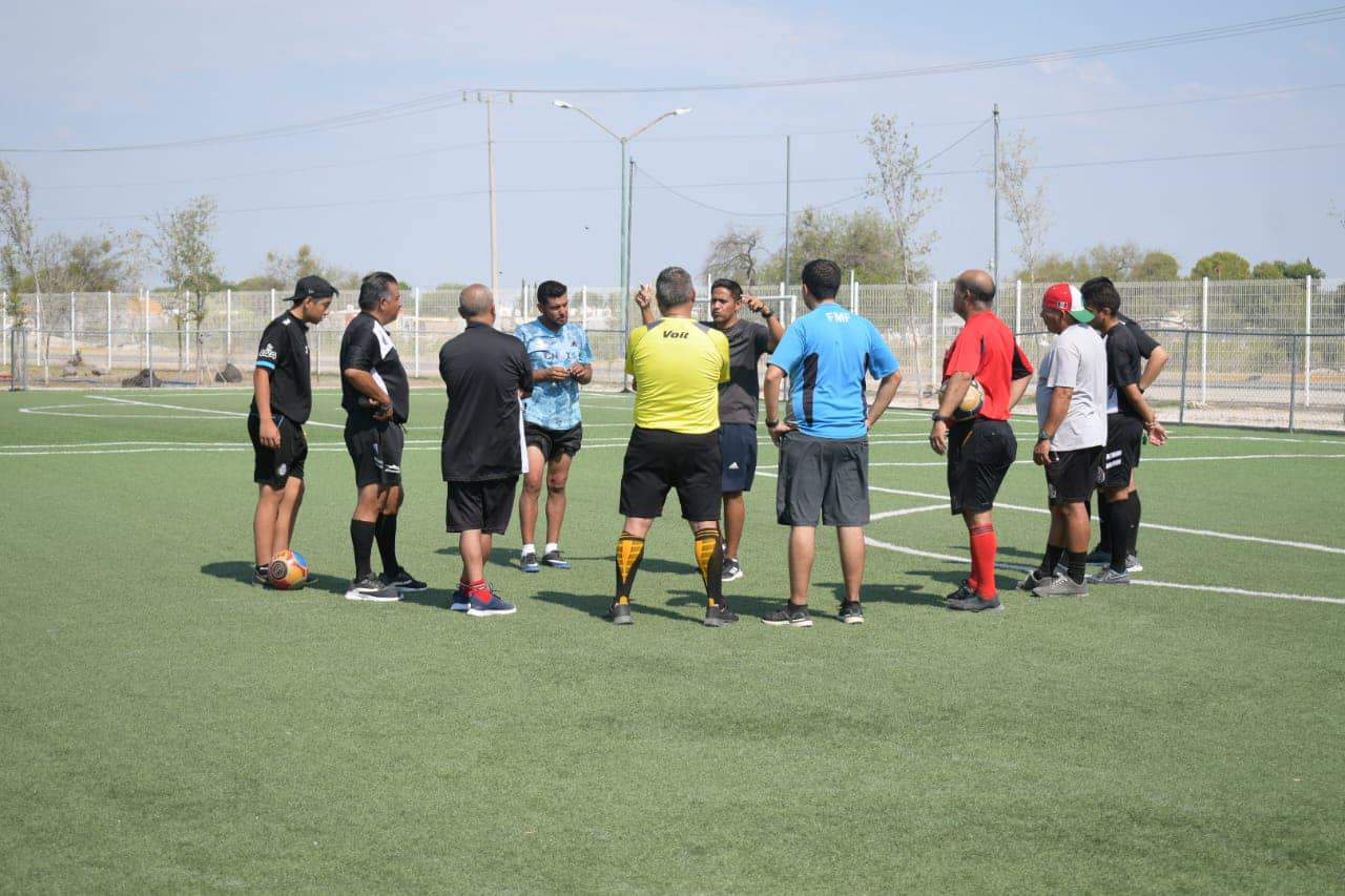 Realizan con éxito curso de arbitraje En Nava