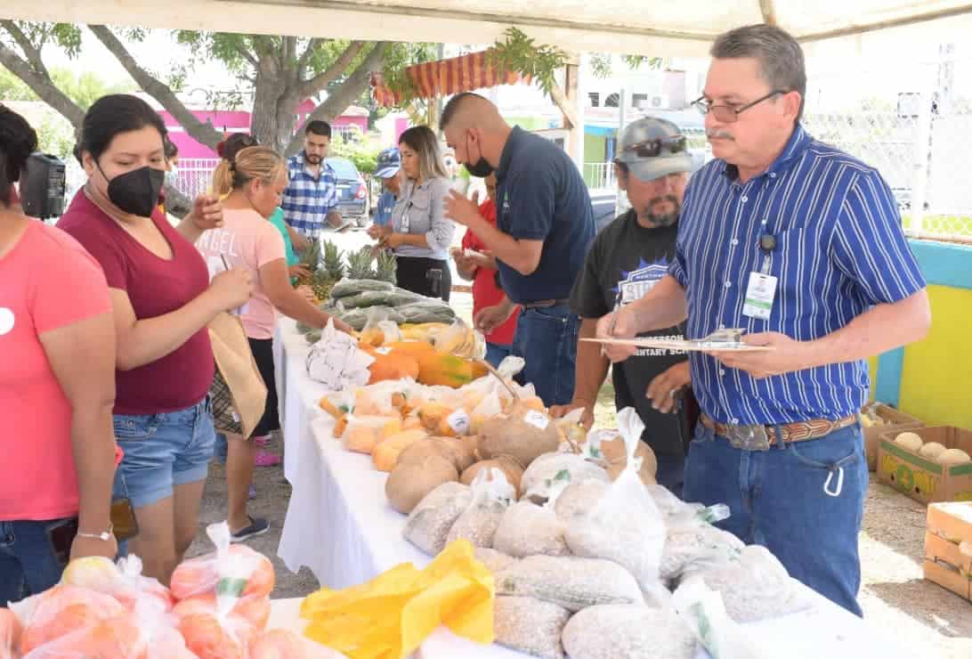 Aprovechan ‘Las Torres’ mercadito en tu colonia; Productos frescos a bajo costo