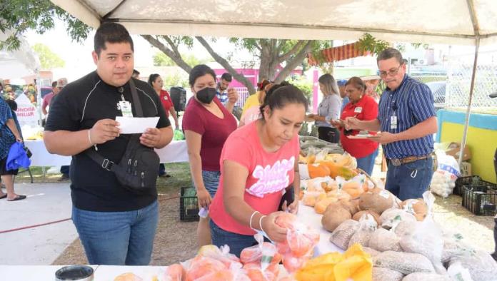 Aprovechan ‘Las Torres’ mercadito en tu colonia; Productos frescos a bajo costo