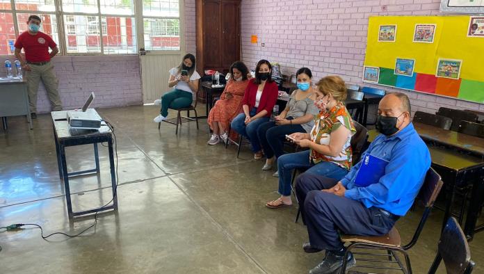 Capacitan a profesores en maniobra Heimlich