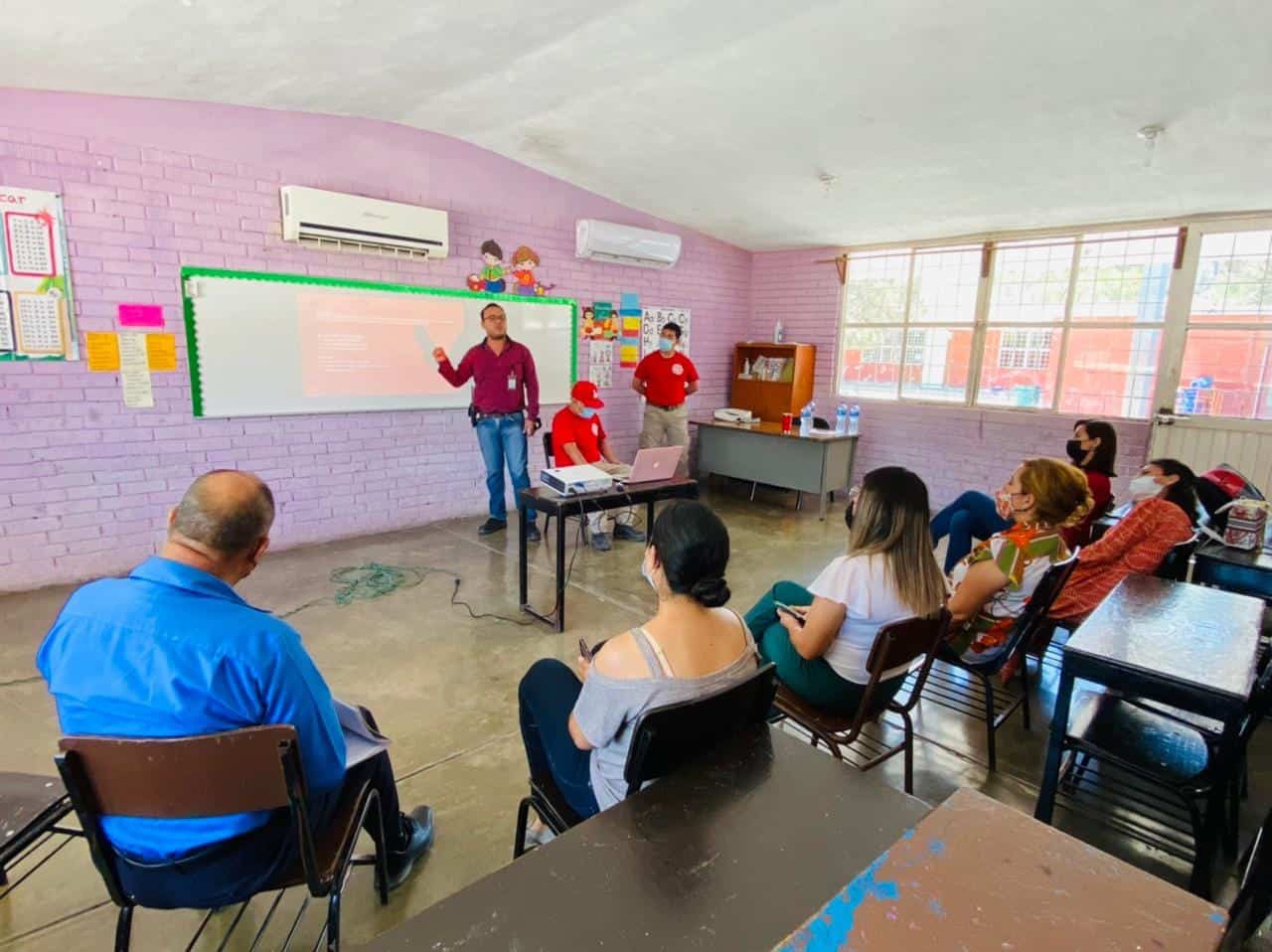 Capacitan a profesores en maniobra Heimlich