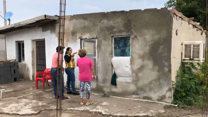 por la tormenta eléctrica recorre Pily Valenzuela los sectores afectados