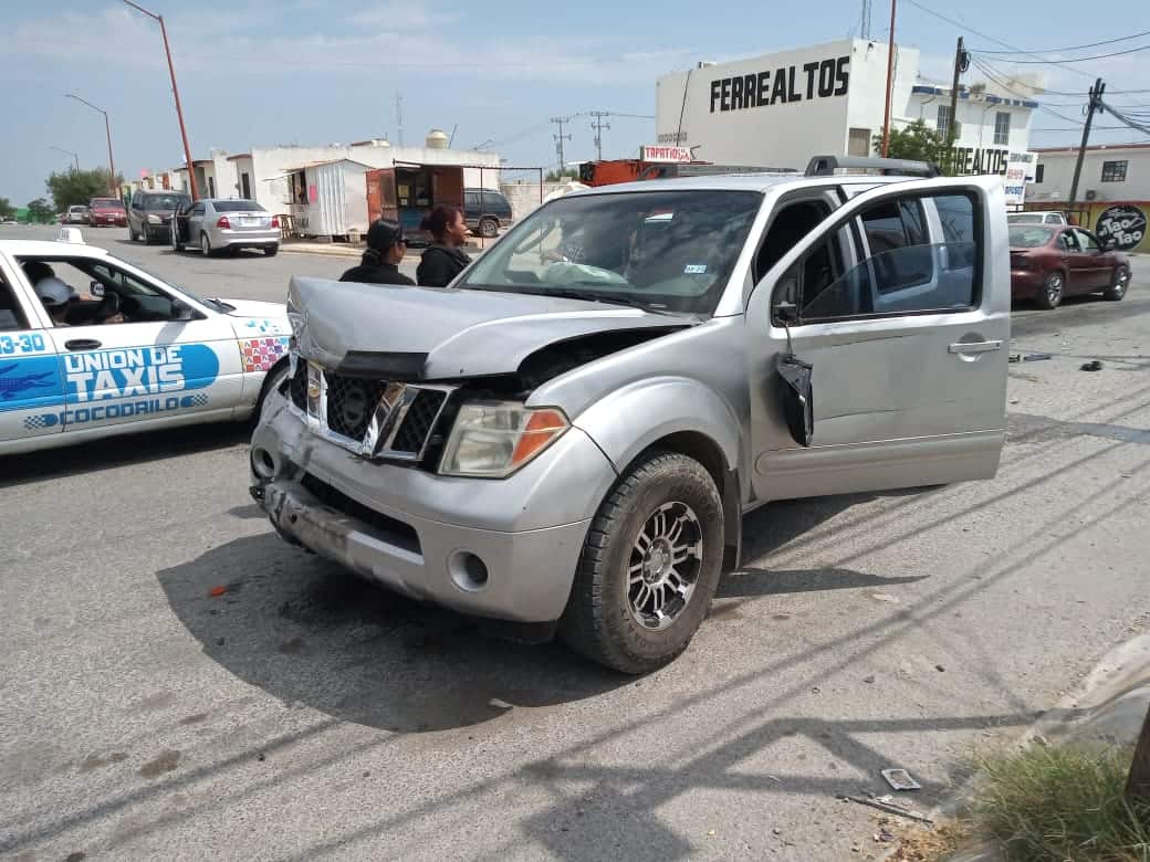 Abandona a ‘la fiera’ después de chocar