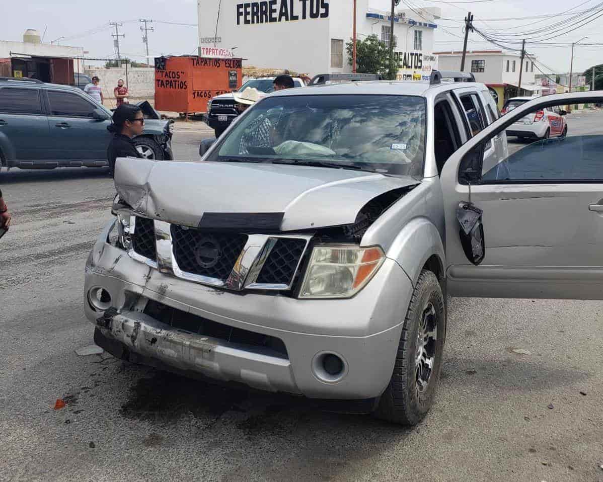 Abandona a ‘la fiera’ después de chocar