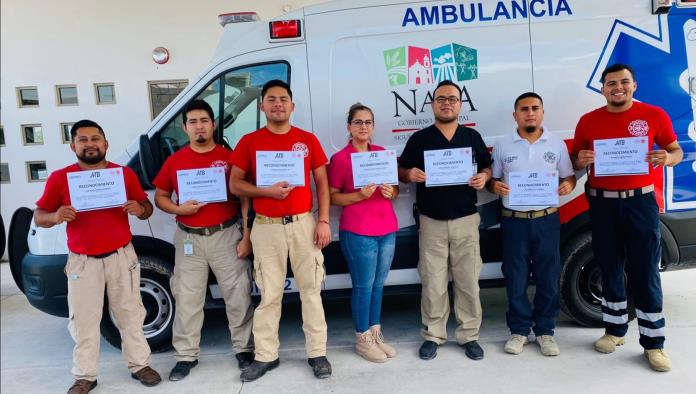 Reconocen a bomberos De Nava