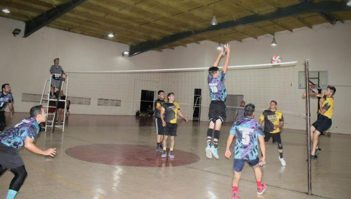 Concluye torneo  de voleibol varonil, En el gimnasio municipal de Allende