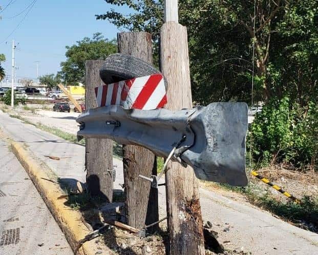 Choca con poste de CFE; Rápido y furioso Jetta