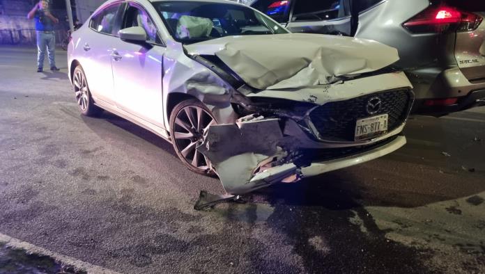 Da vuelta en U y causa choque; Imprudente conductor