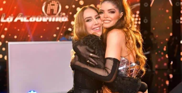 “¡Cásate conmigo!”: Mónica Naranjo le propone matrimonio a Ana Bárbara