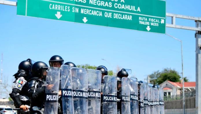 Espantan a turistas con simulacros migratorios