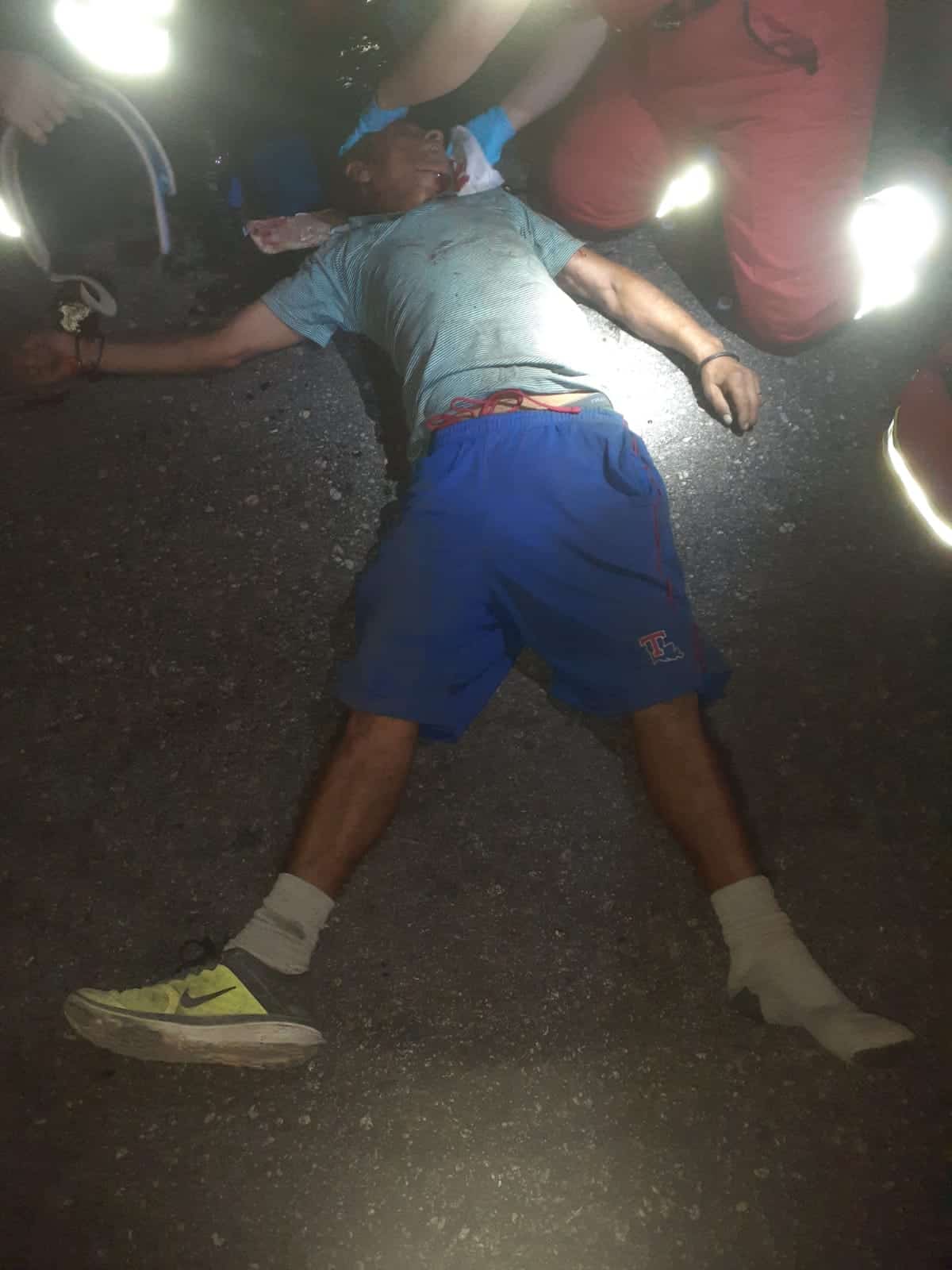 Embiste taxista a transeúnte Y horas después muere