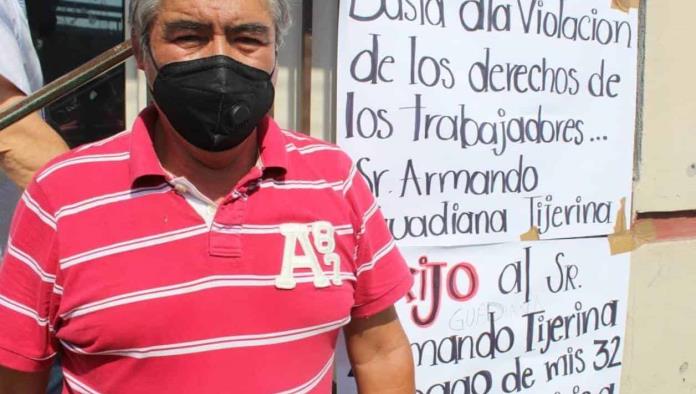 Denuncia a Guadiana por no pagarle finiquito