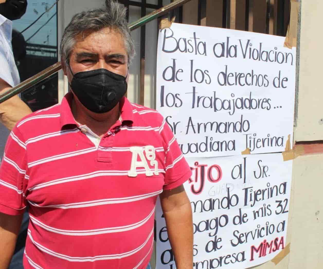 Denuncia a Guadiana por no pagarle finiquito