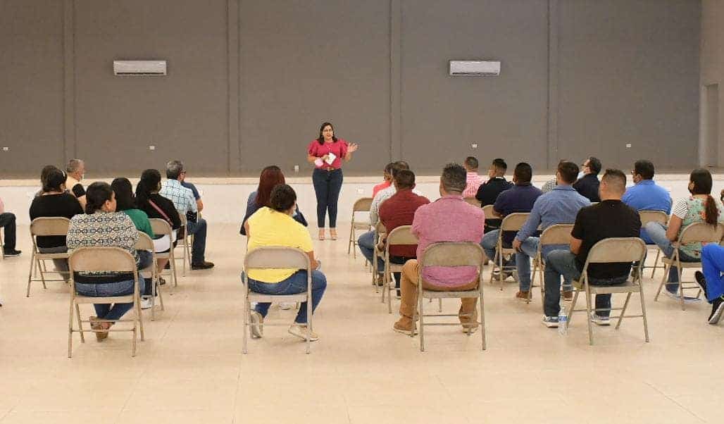 Encabeza Pily Valenzuela reunión con funcionarios; Para mejorar atención y servicios