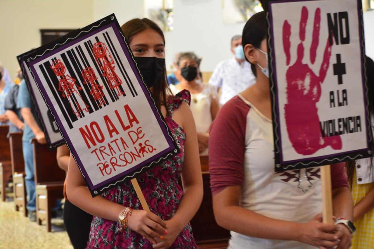 Se manifiestan católicos en contra de la violencia