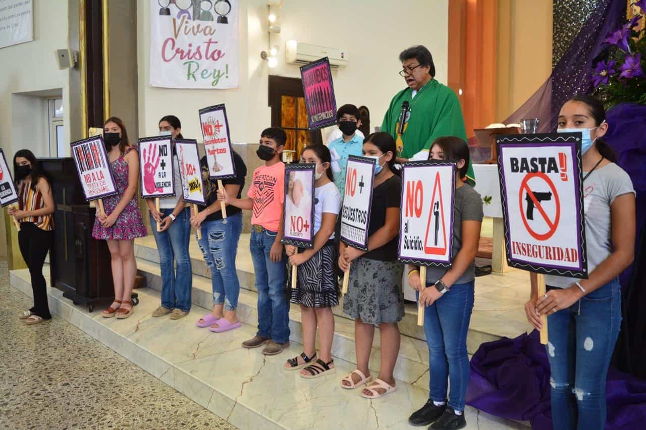 Se manifiestan católicos en contra de la violencia