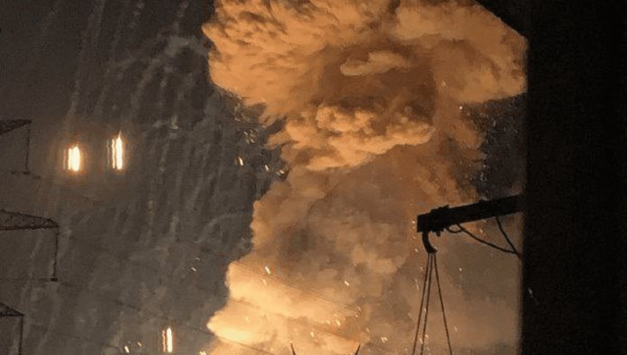 Proyectil ucraniano alcanza depósito de municiones ruso; Deja gigantesca explosión