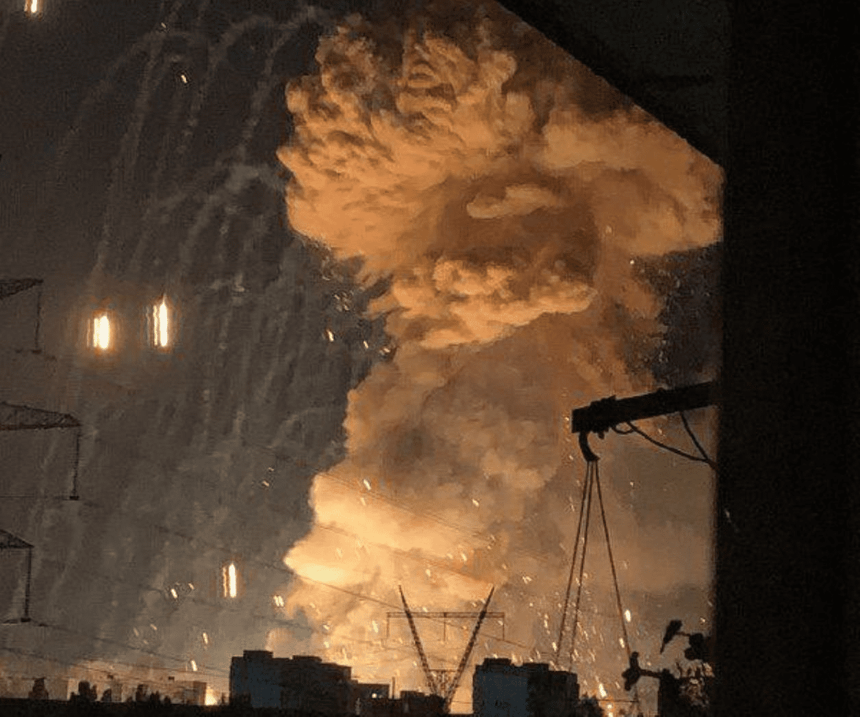 Proyectil ucraniano alcanza depósito de municiones ruso; Deja gigantesca explosión