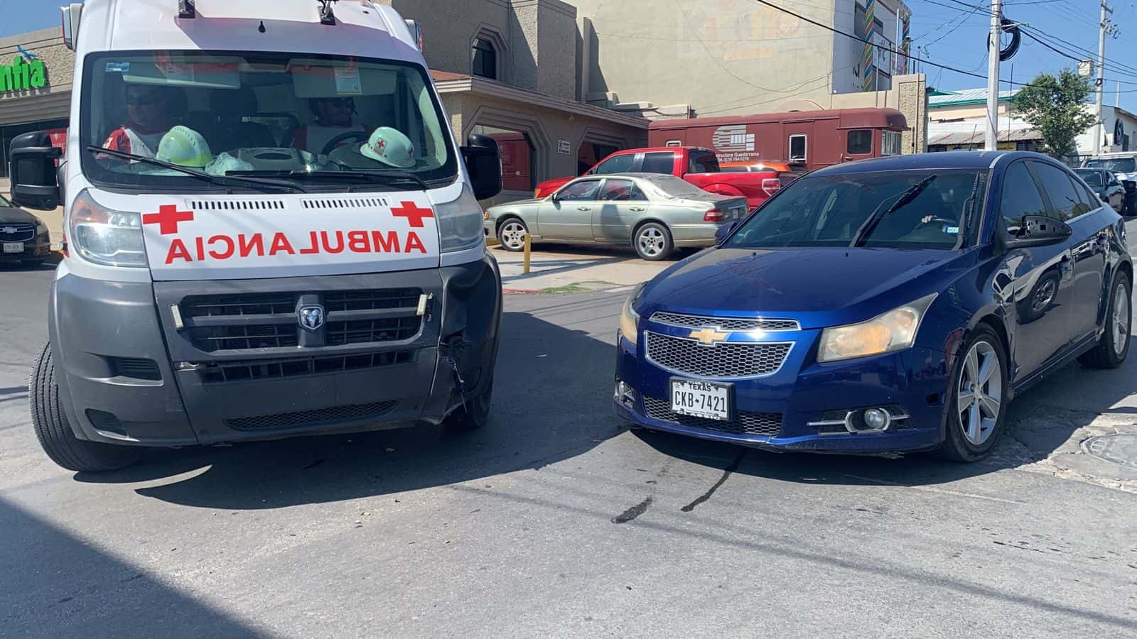 Se impacta con ambulancia