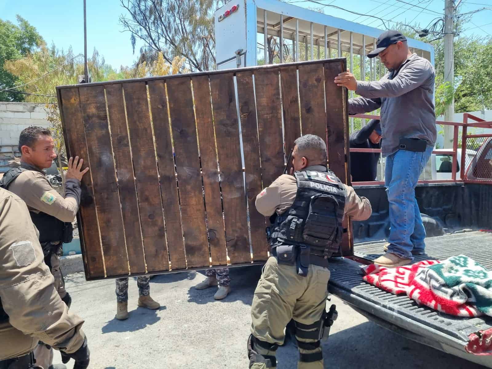 Apoyan corporaciones al señor José Borja; Tras perder todo en un incendio