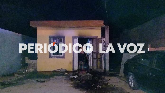 Arde casa en la 10 de Mayo