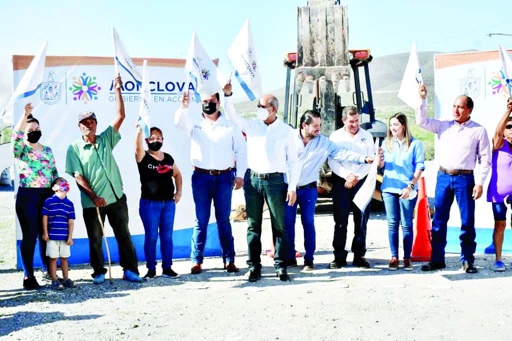 En el banderazo de arranque para la introducción de la red de agua potable, los vecinos de la colonia Córdova, expresaron su agradecimiento al alcalde Dr. Mario Dávila.
