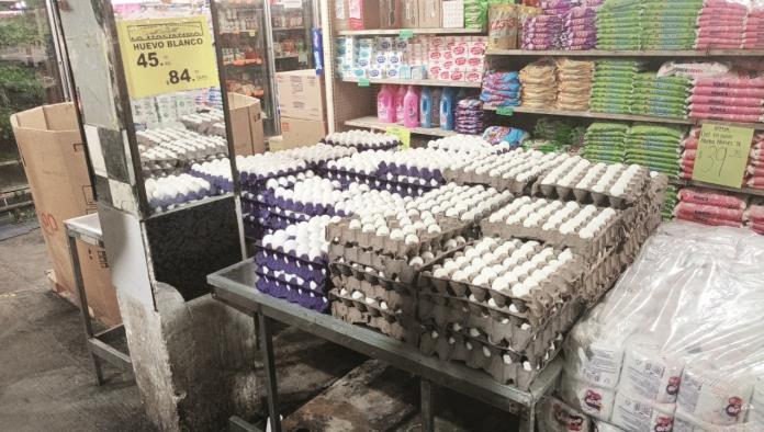 Llega huevo a 90 pesos tapa