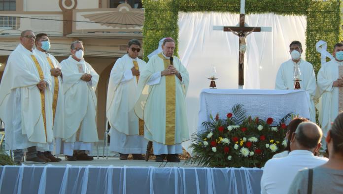 Realizan misa por la paz en Allende