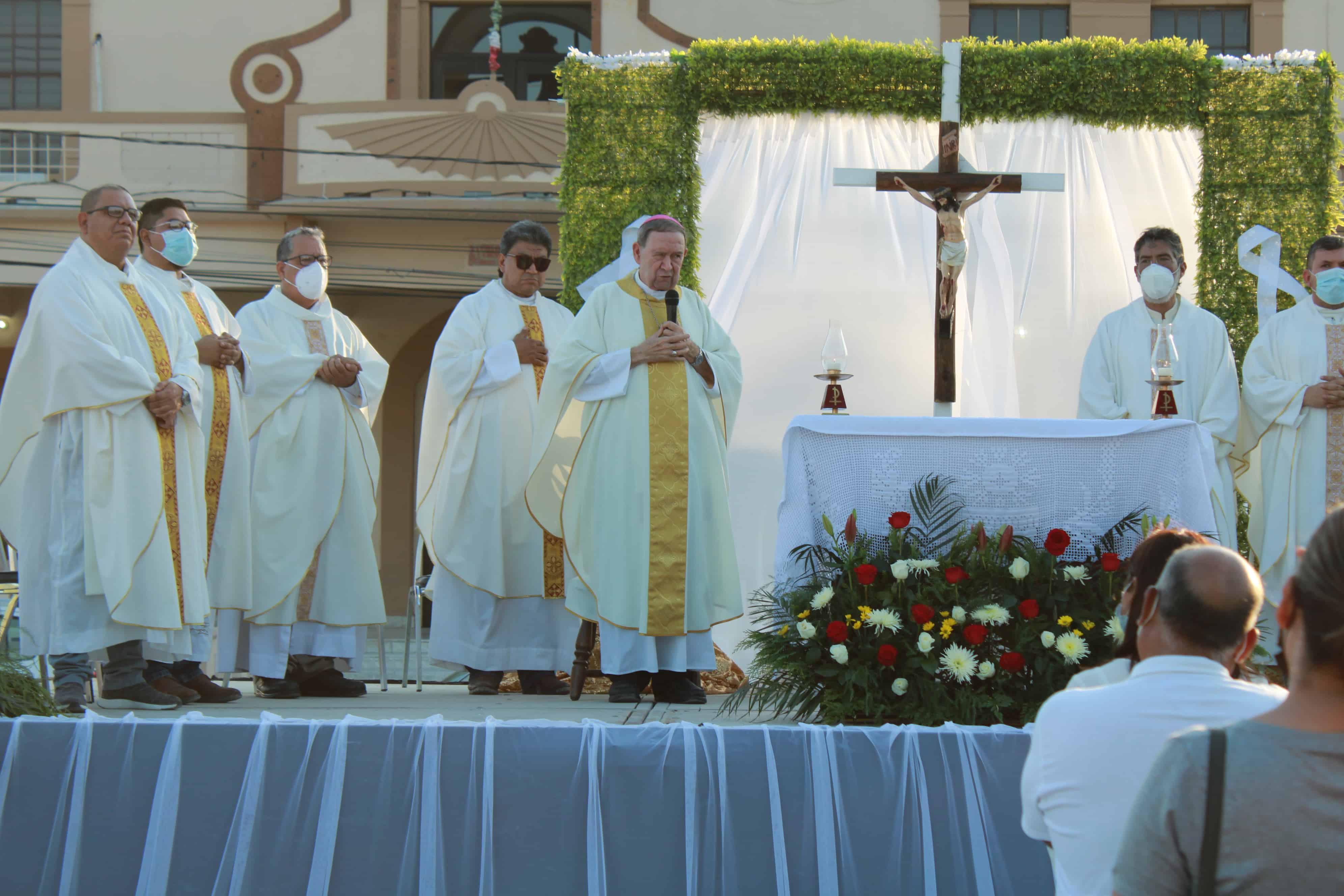 Realizan misa por la paz en Allende