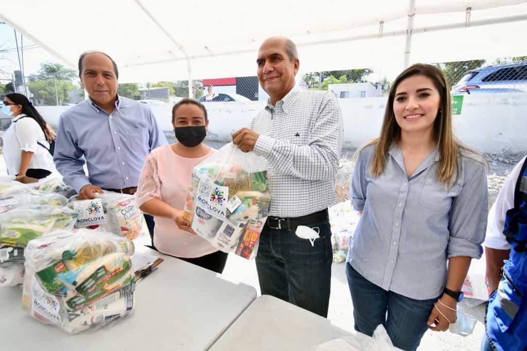 Trece productos de la canasta básica a bajo costo es parte de las acciones que se llevan a cabo a través de Brigada en Tu colonia que inició ayer y que seguirá adelante por tiempo indefinido.