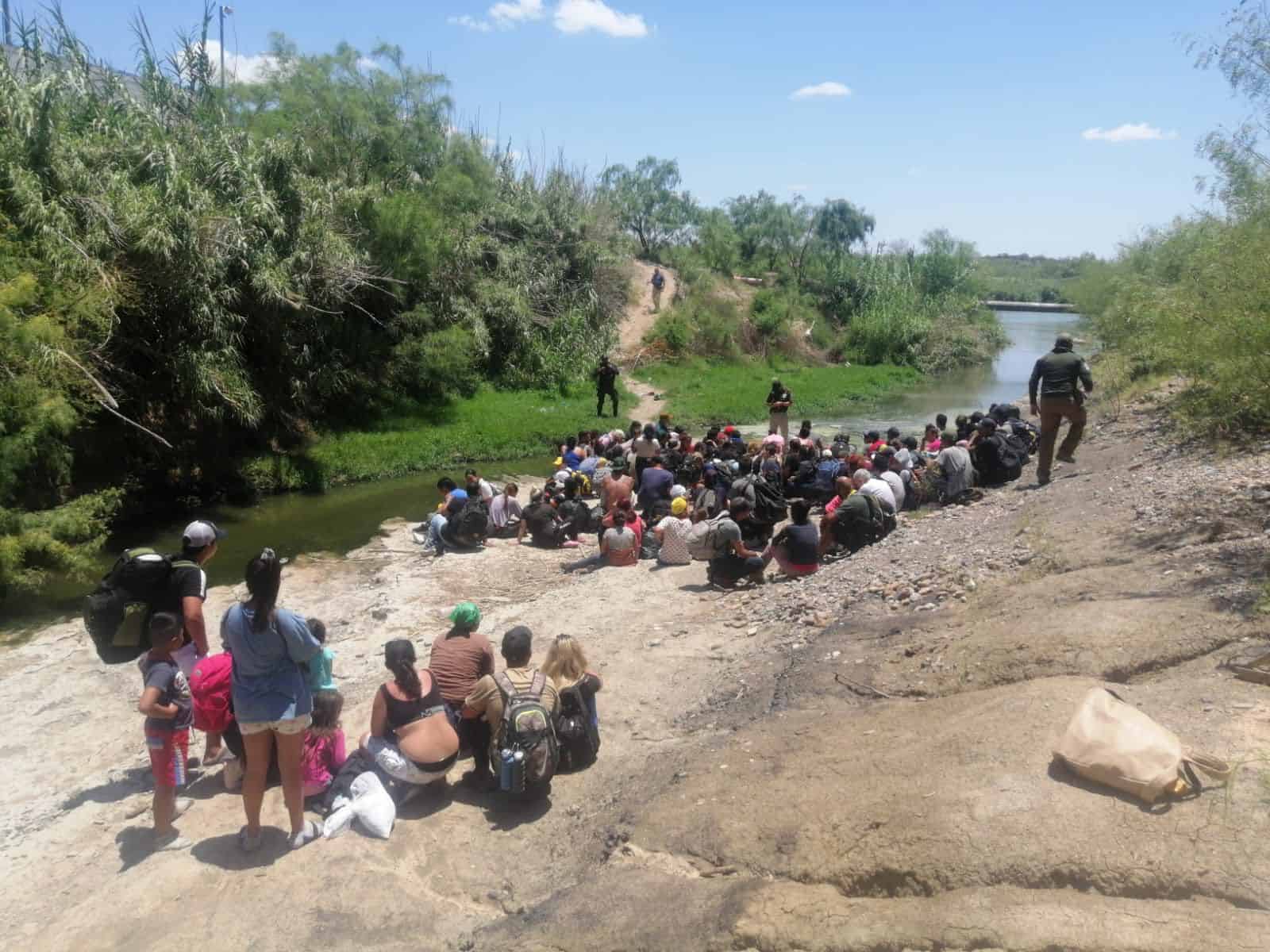 Cerca del Bravo aseguran a 400 migrantes