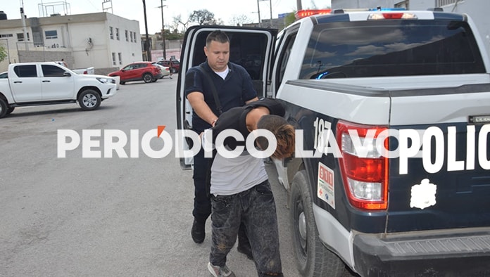 El amante de lo ajeno intentó darse a la fuga pero unidades Policíacas no se lo permitieron.