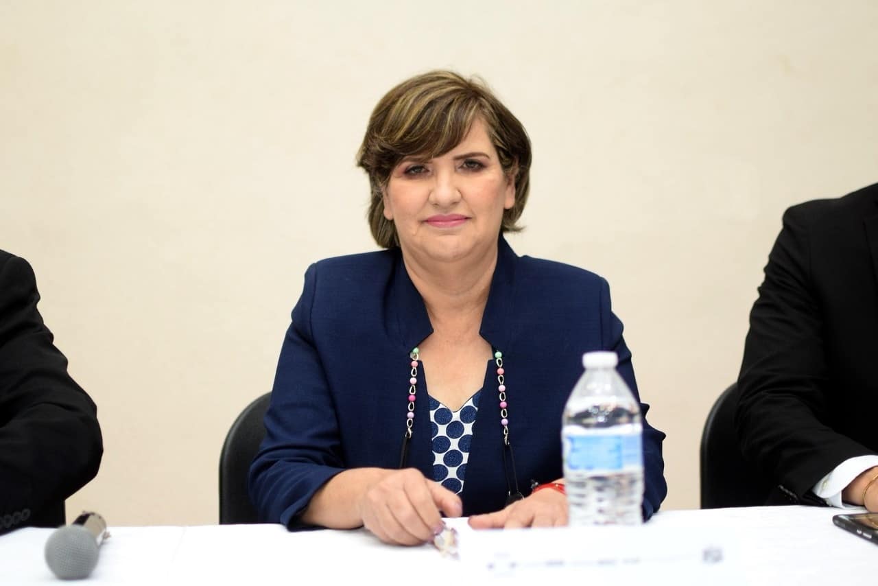 Dra. Leticia Carrillo Acevedo, presidenta honoraria del DIF dará luz verde a la convocatoria para elegir reina del Adulto Mayor 2022.