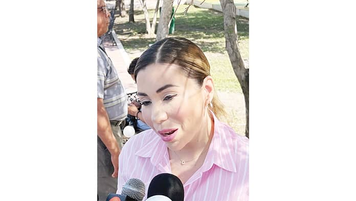 Entregará Tania Flores hoy 5 patrullas