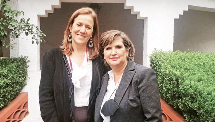 La doctora Leticia Carrillo Acevedo, presidenta honoraria del DIF durante su visita a la ciudad de México, se entrevistó con la diputada federal, Margarita Zavala.