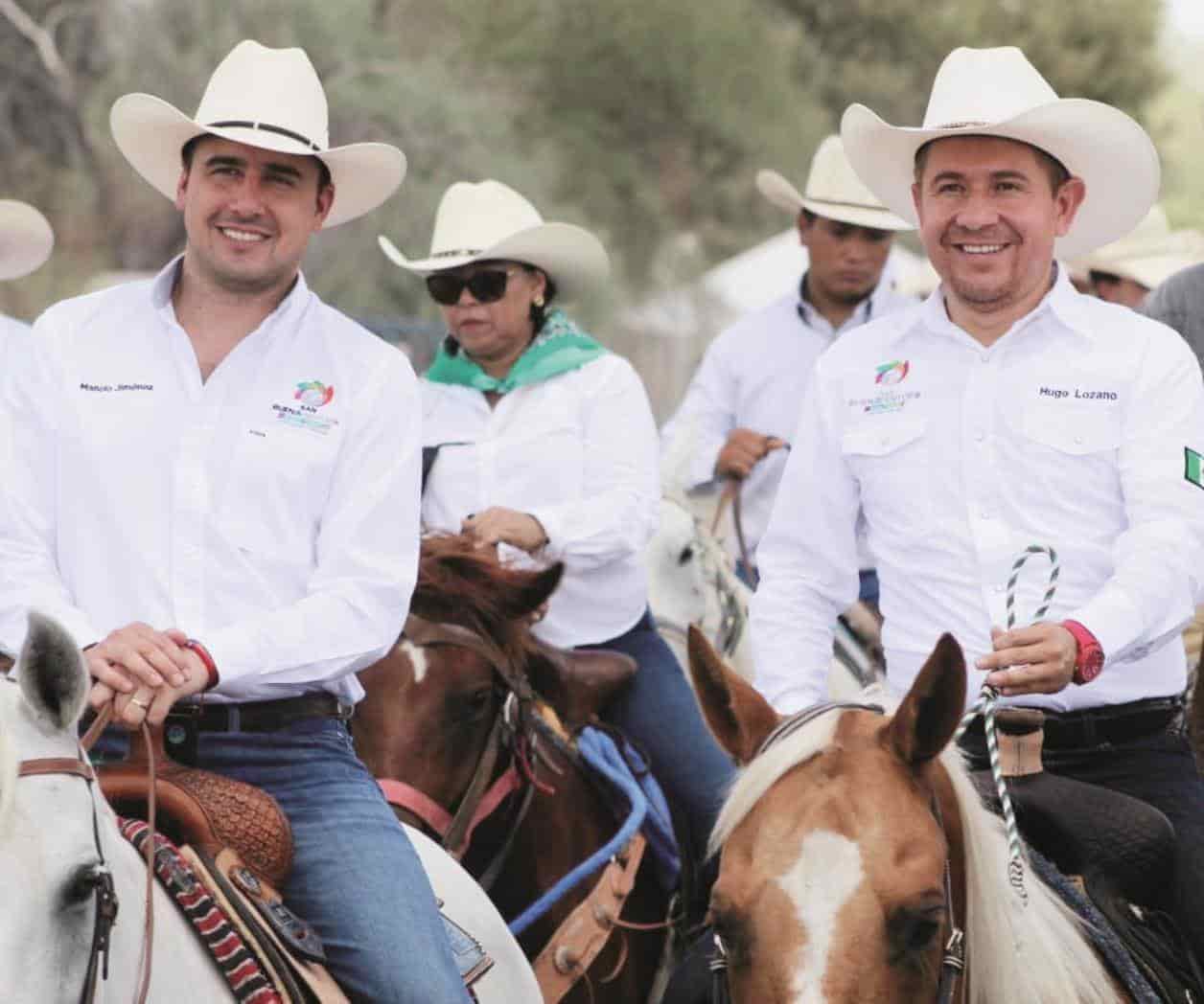 Cabalgan Manolo y Hugo Lozano en San Buena