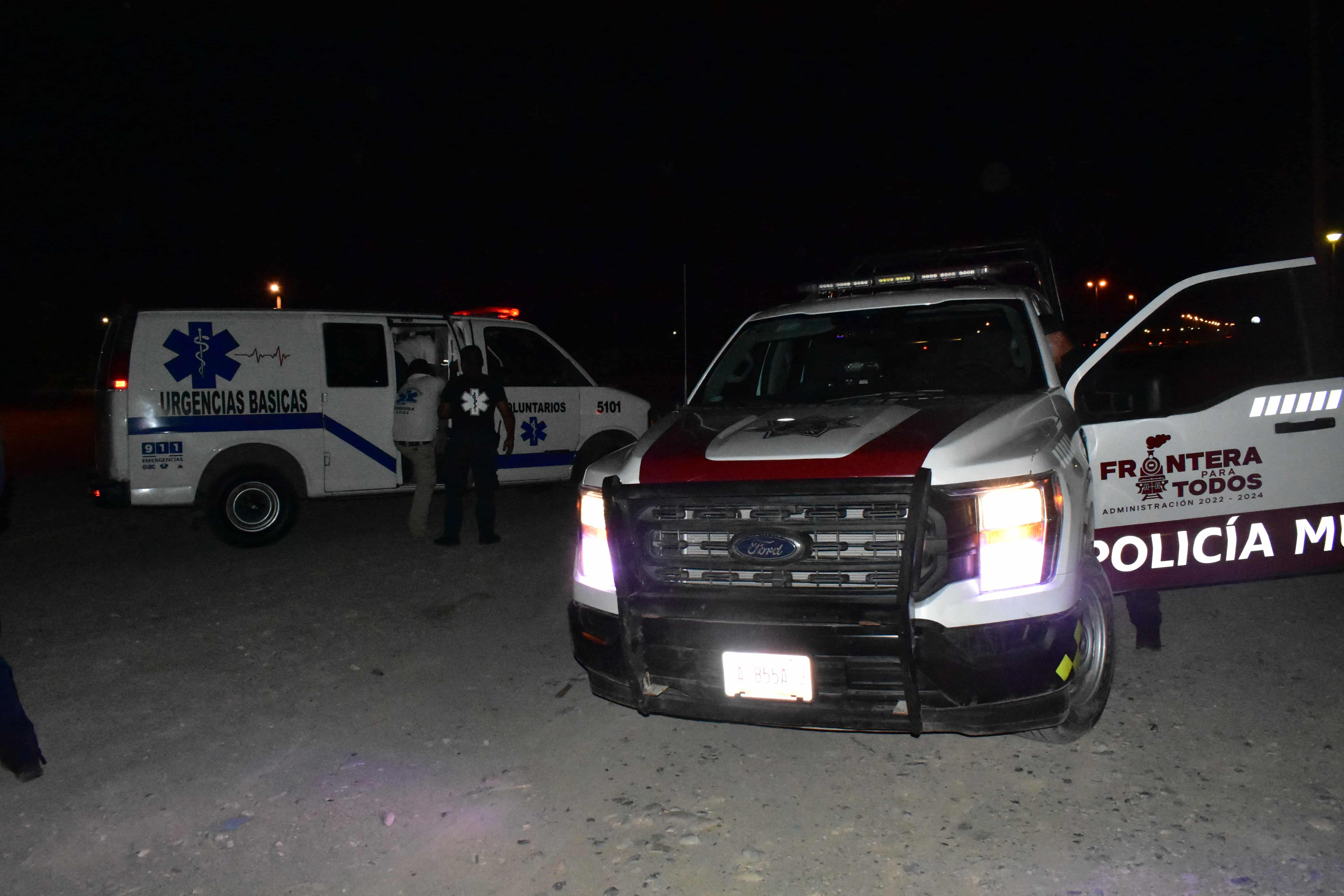Embiste a perro y daña su auto en Libramiento Salinas