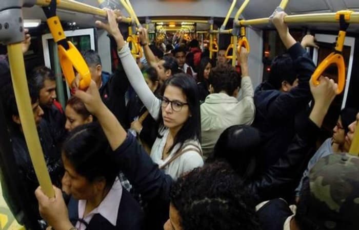 “Este viejo venía tomándole fotos a mi niña”, mujer denuncia a un acosador