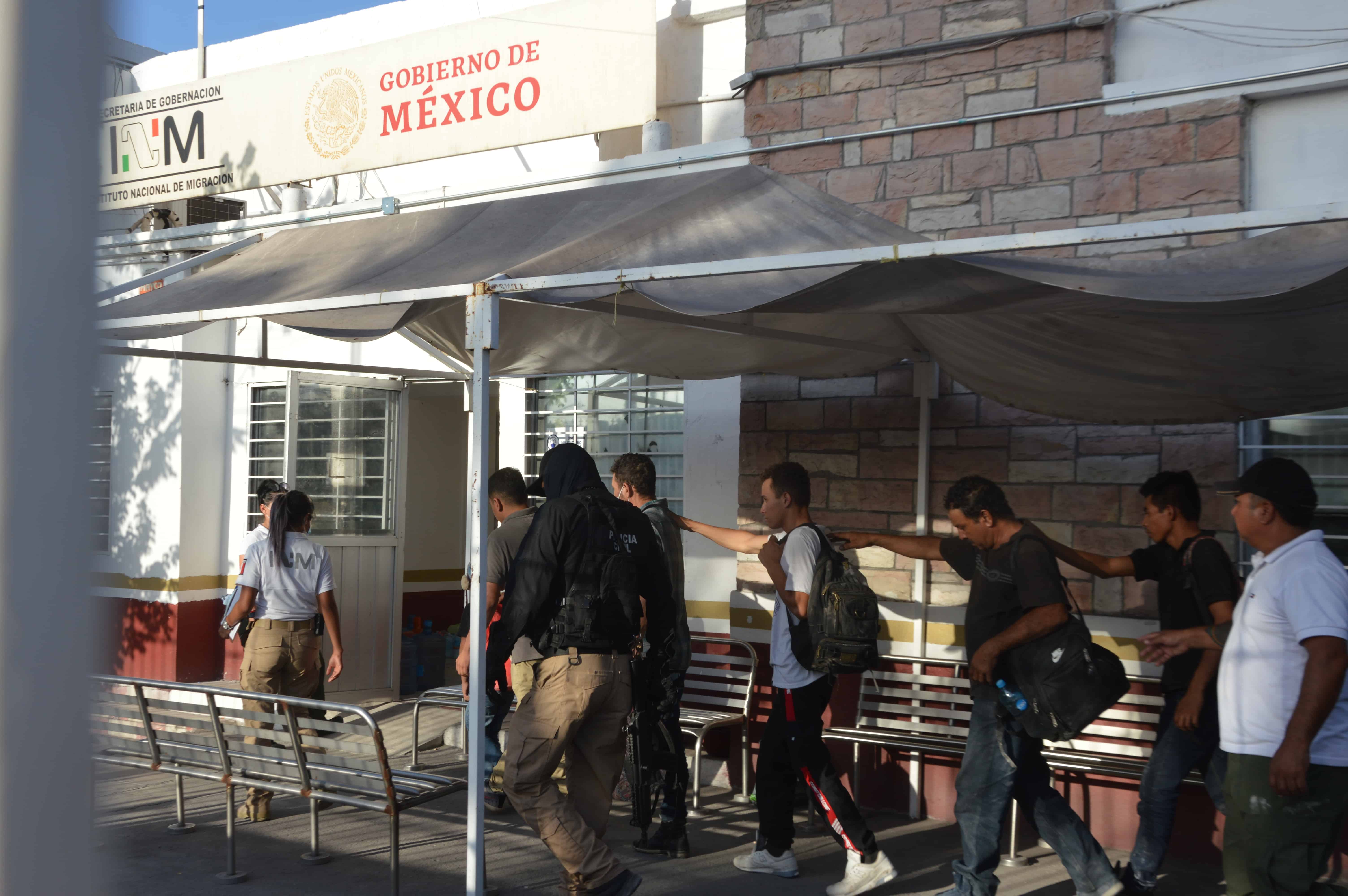 Aseguran a 19 migrantes en Castaños
