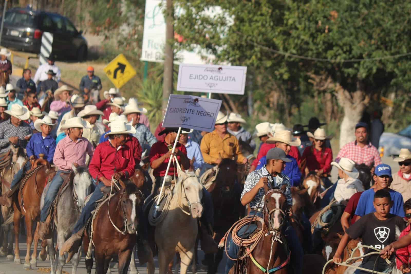 Todo listo para la cabalgata del Campesino.