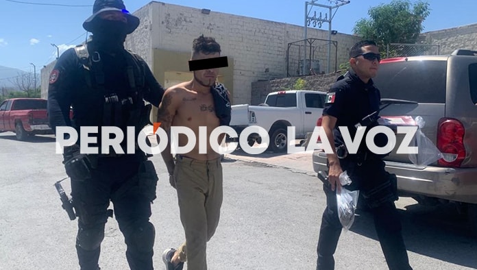 Un ladrón que amenazó con un cuchillo de carpintero fue detenido y consignado al Ministerio Público.