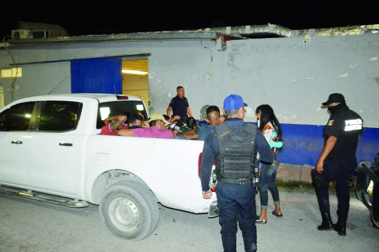 Los jóvenes tienen amistades que los llevan a malos pasos.