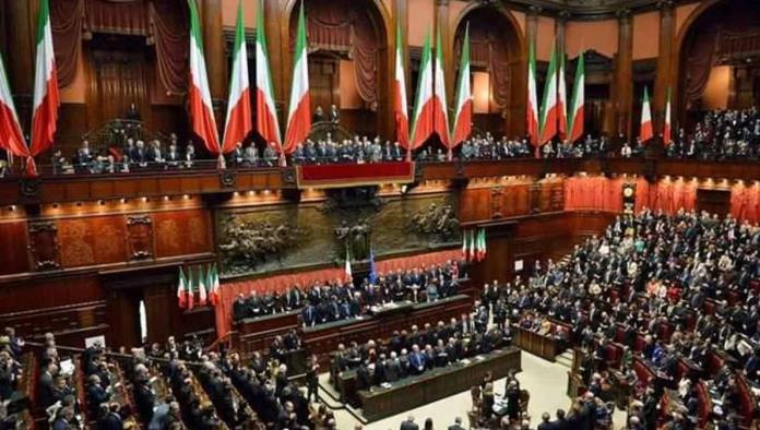 Crisis política italiana se agrava; Se disuelve el Parlamento Italiano
