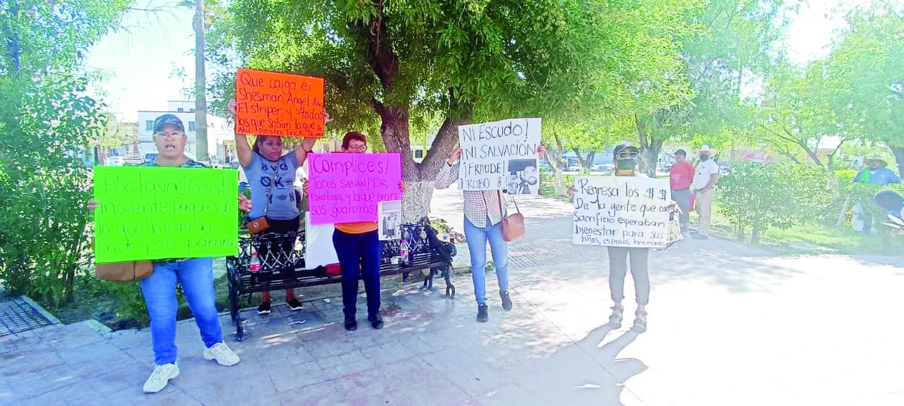 Se manifiestan familiares de los seis hombres que se encuentran vinculados a proceso por el caso de Jesús Salayandía Reyes.