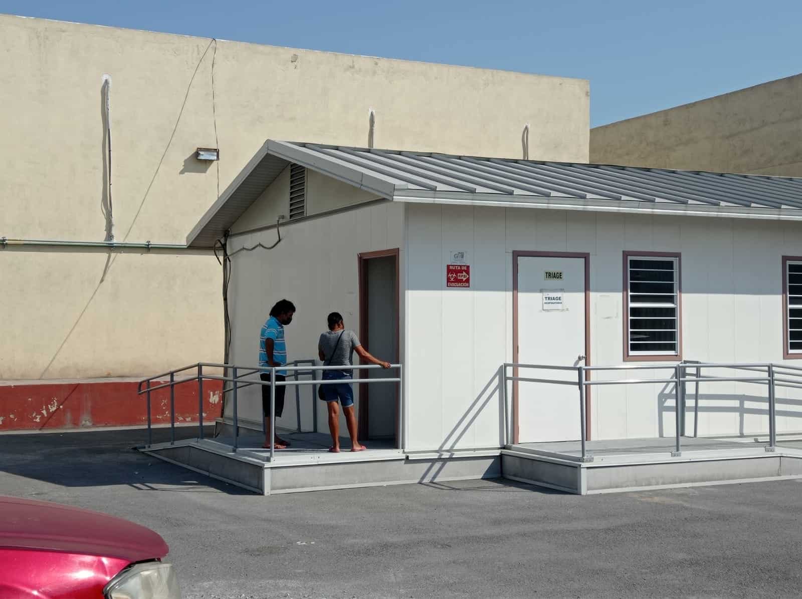 Las personas deben hacer cita y tener los síntomas requeridos.